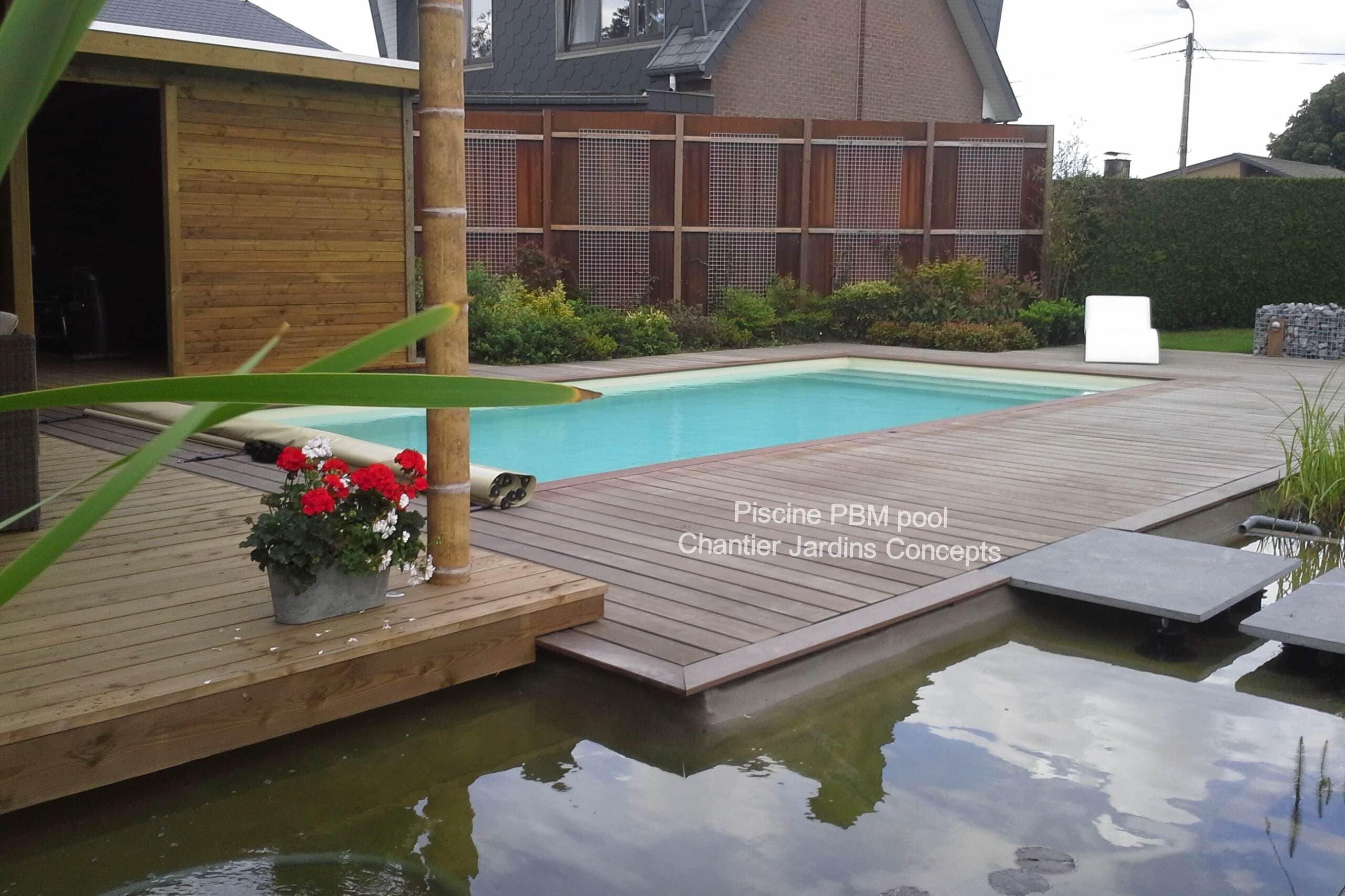 Piscine PBM avec cabanon bois