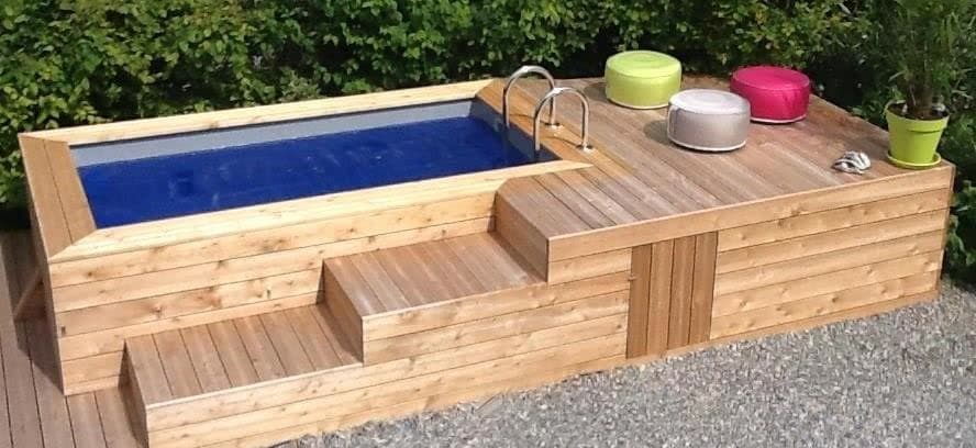 Piscine Otarie hors-sol avec terrasse et escalier en bois