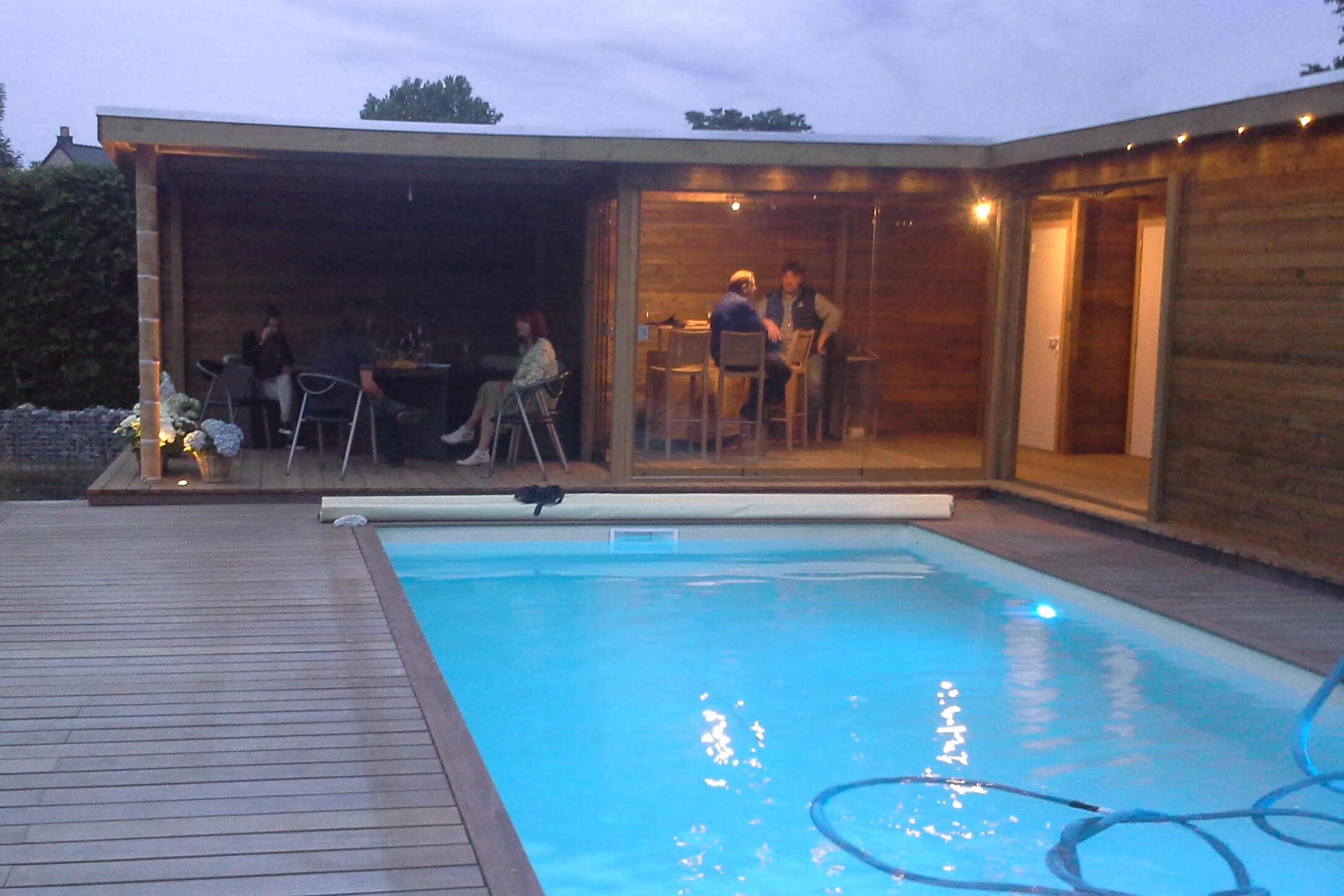 Piscine et cabanon en bois PBM