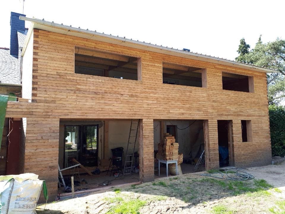 Maison 2 étages — bois massif apparent